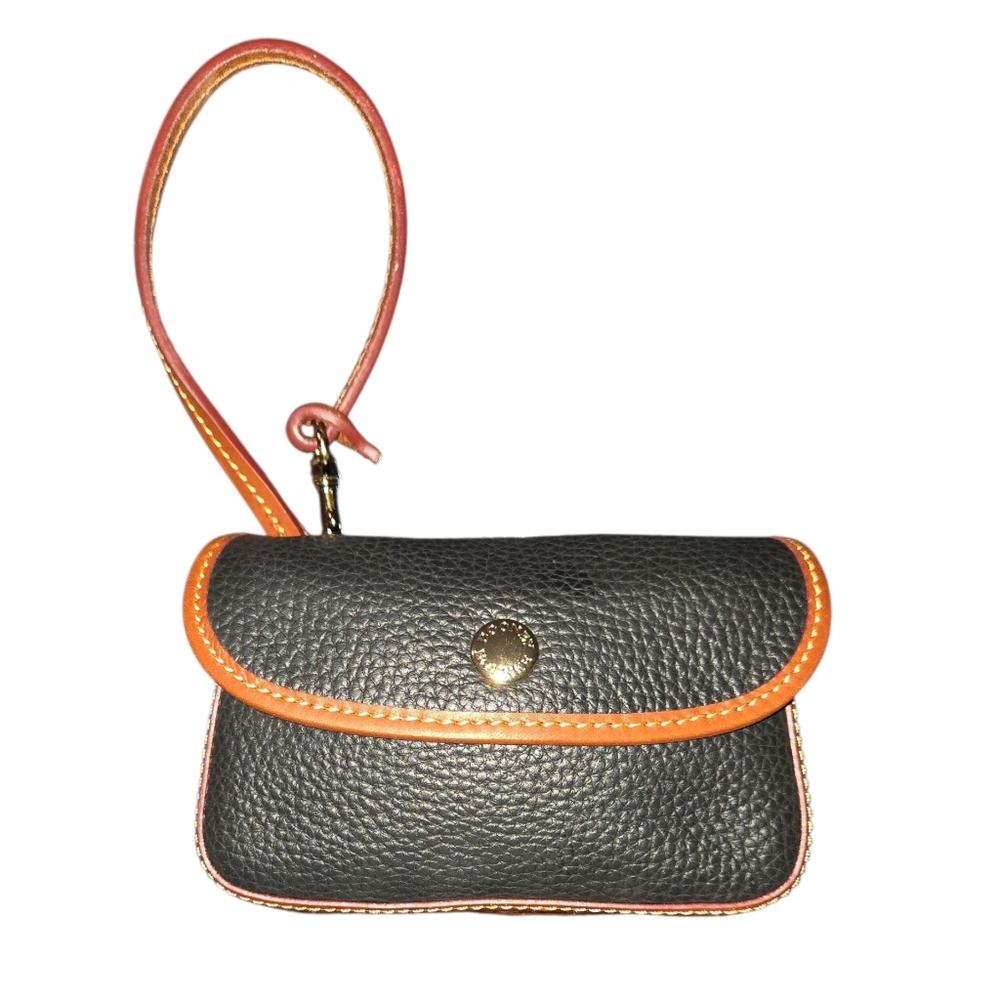 Dooney & Bourke pebbled leather wristlet